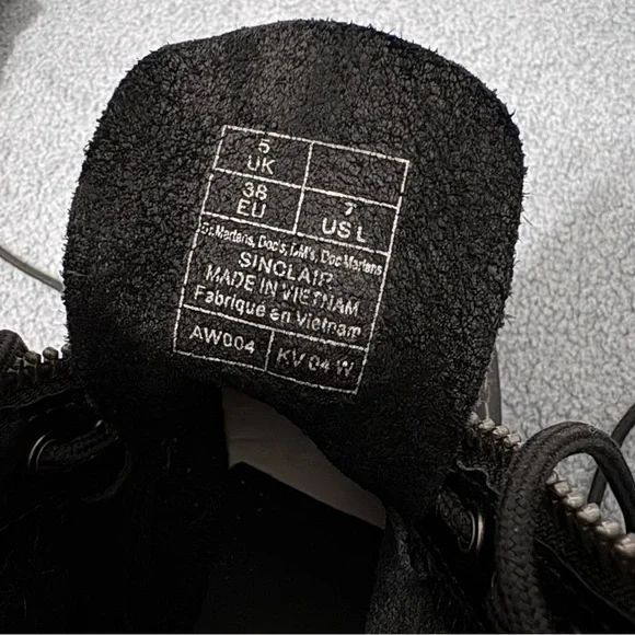 Dr. Martens Sinclair Boots - Picture 5 of 12